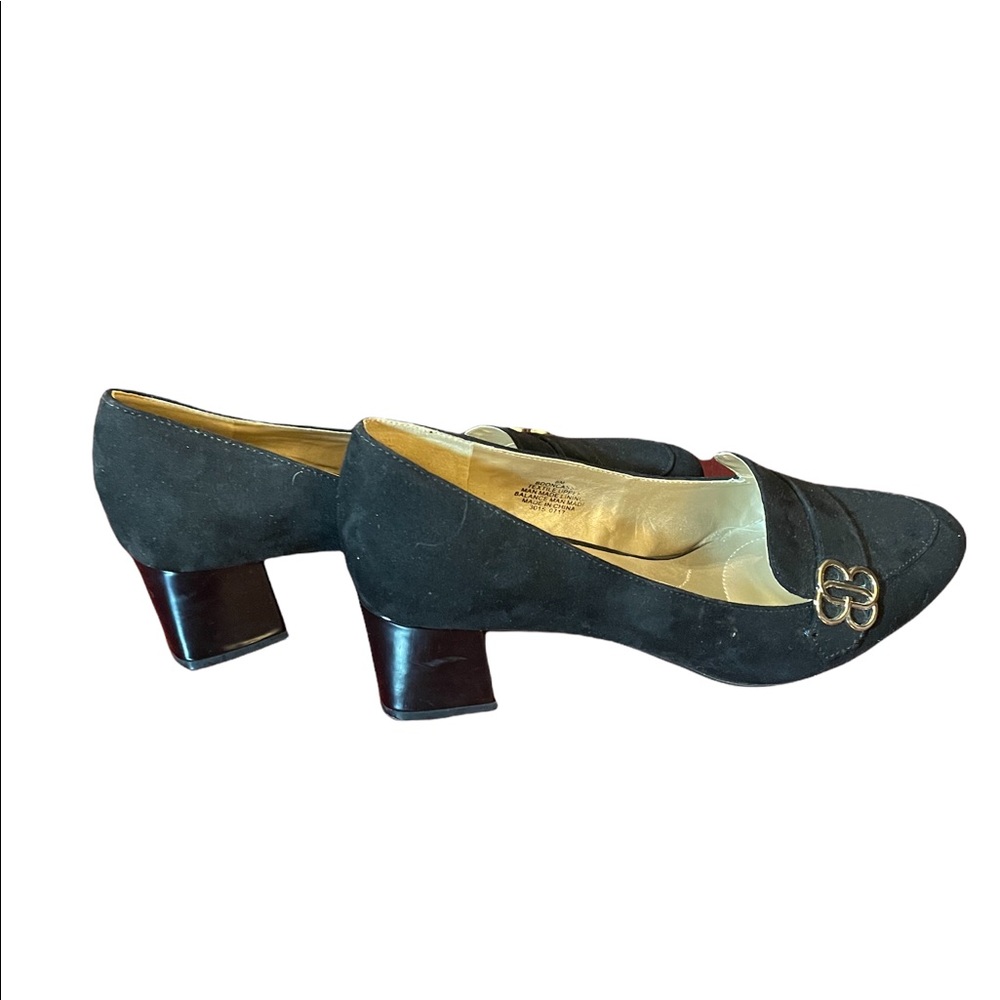 Bandolino black velvet with patent “leather” heel